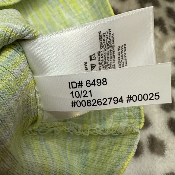 Express Body Contour Ribbed Sweetheart Cami Tank Top in Space Dye Green Small - Picture 14 of 17